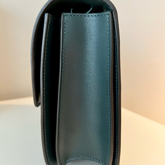 New in box Celine MEDIUM CLASSIC BAG IN BOX CALFSKIN AMAZONE GREEN - Picture 2 of 7